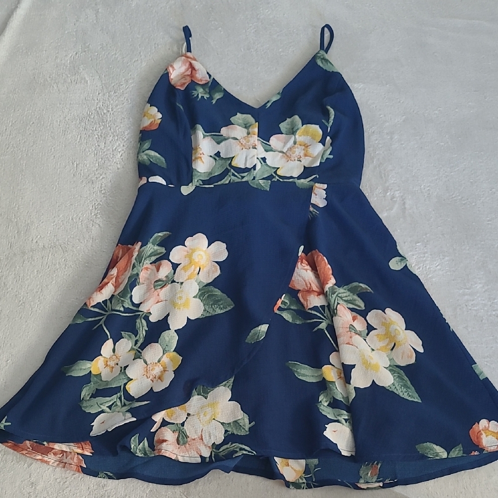 Love Tree Floral Sundress Small Blue Smocked Bodice Sleeveless Fit Flare Dress